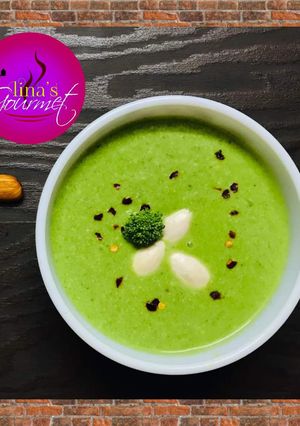 A picture of Broccoli Almond soup.