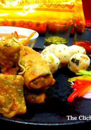 A picture of Methi Paratha Chowmein Spring Rolls.