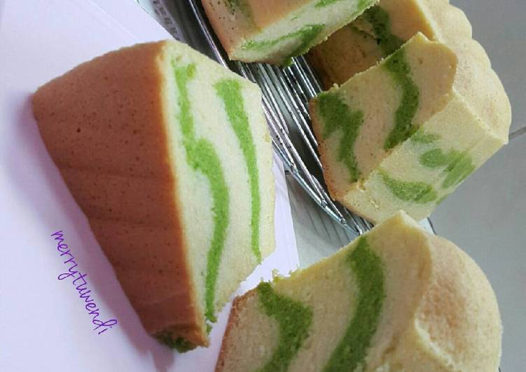 Putih Telur in Zebra Cake