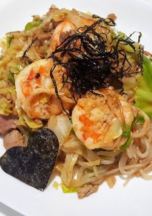 รูปของ ยากิโซบะกุ้งหมูเส้นบุก โลว์คาร์บ