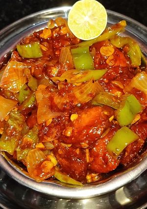 एग चीली (egg chilli recipe in marathi) रेसिपी चे मुख्य फोटो 