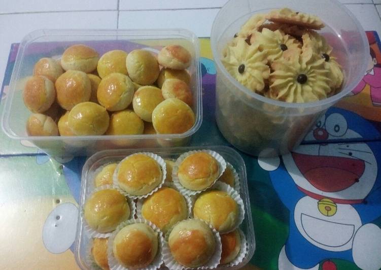 Kue kering mawar dan nastar yg lumer dimulut