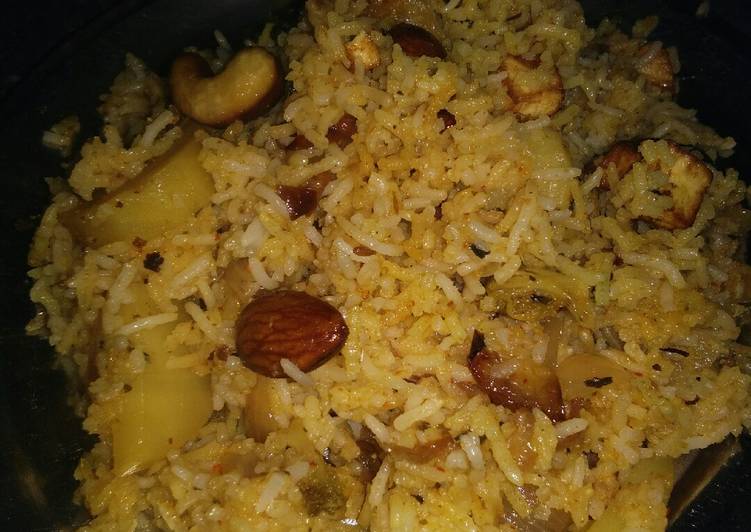 Simple Way to Prepare Favorite Veg Biryani