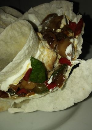 Una foto de Rápiditas con verduras y pollo