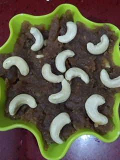 आटे का हलवा (Aate ka halwa recipe in Hindi) रेसिपी मुख्य फोटो