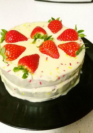 Una foto de Tarta de fresa y chocolate blanco