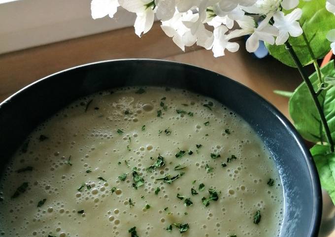 Le moyen le plus simple de Faire Appétissante Soupe de Chou Fleur à la
Canelle