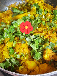 पत्ता गोभी मटर की सब्जी (patta gobhi matar ki sabzi recipe in Hindi) रेसिपी मुख्य फोटो