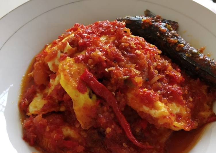 Bagaimana Membuat Sambal Telor Matasapi/ Balado Telor Ceplok Anti Gagal