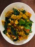 ผัดฟักทองพริกสดใส่เนื้อไก่ (Stir fried pumpkin and chicken with red chili and basil)
