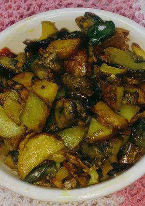 आलू बैंगन का भुजिया (Aloo Baingan ka bhujiya recipe in Hindi) रेसिपी मुख्य फोटो