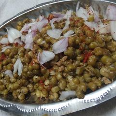 Boiled chatpate sprouts A picture of Boiled chatpate sprouts.