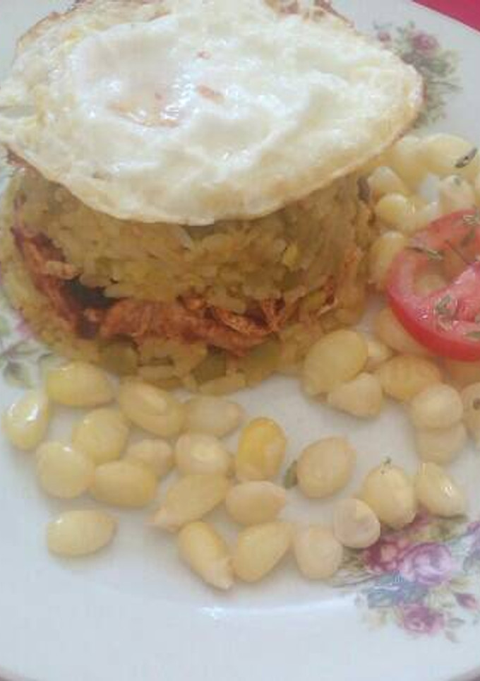 Una foto de Arroz tapado con alverjitas