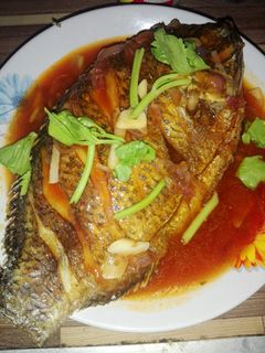 รูปของ ปลานิลทอดกรอบราดซอสเปรี้ยวหวาน