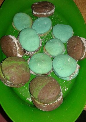 Una foto de Alfajores de maicena de colores