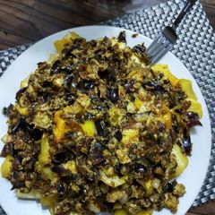 A picture of Irish potatoes & Yam finger Chips with onion Omelette.