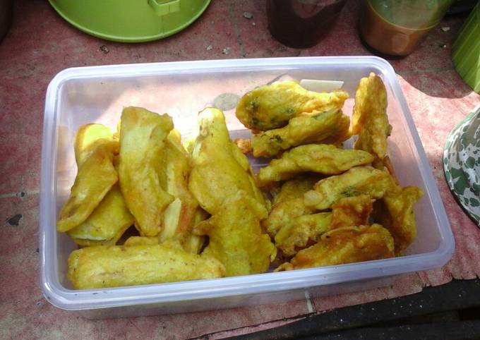 Ubi dan tempe mendoan goreng