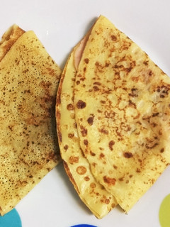 Una foto de Crepes de jamón y queso