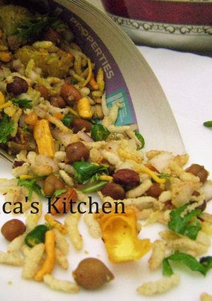 A picture of Jhaal Muri.