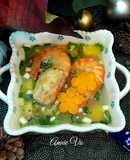 Canh khoai tây cà rốt nấu tôm càng xanh