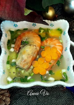 Hình của món Canh khoai tây cà rốt nấu tôm càng xanh.