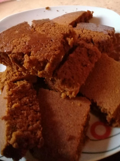 Una foto de Torta de azúcar quemada muy económica con lo que tenemos en casa