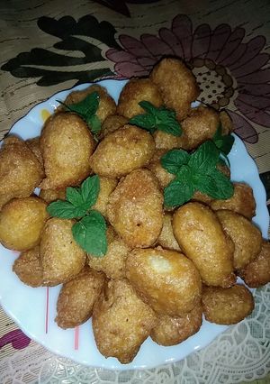 A picture of Urad daal ke vade.