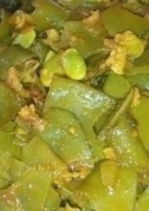 श्रावण घेवडा भाजी (ghevda bhaji recipe in marathi) रेसिपी चे मुख्य फोटो 