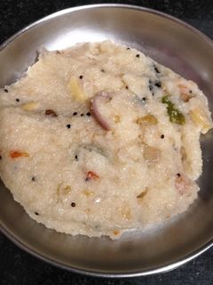 ઓનિયન બટર ઉપમા (Onion Butter Upma Recipe In Gujarati) રેસીપી મુખ્ય ફોટો