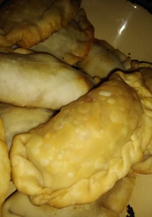Una foto de Empanaditas de morrón 😍