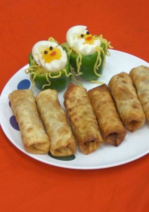 A picture of Crunchy Chilli Chicken Rolls.