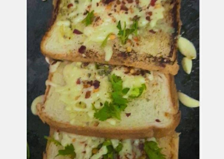 Cheese garlic bread