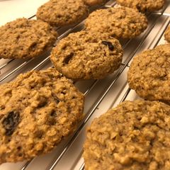A picture of Oatmeal Raisin Cookies.