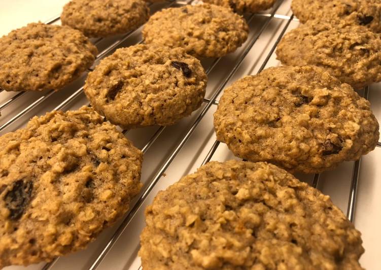 How to Prepare Perfect Oatmeal Raisin Cookies