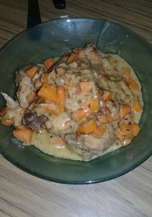 Una foto de Pollo a la crema
