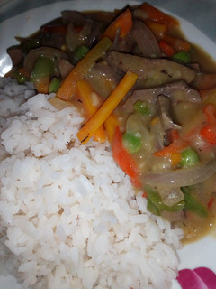 A picture of White Rice With Veggie-liver Sauce.