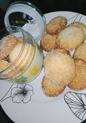A picture of Coconut cookies.