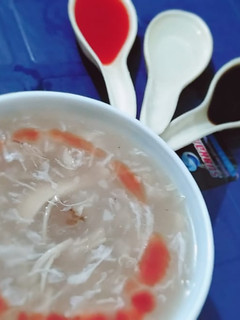 A picture of Hot and sour soup.