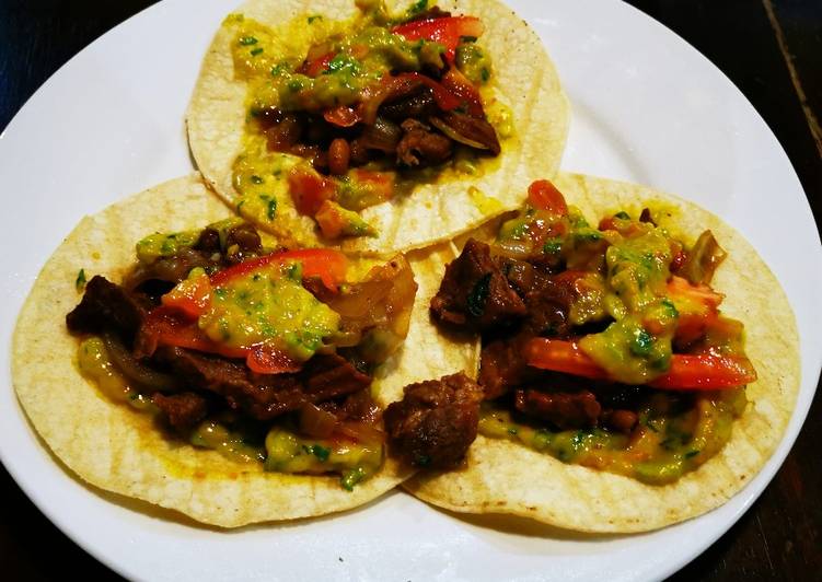 Tacos de Bistec & Guacamole