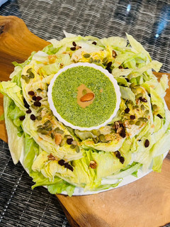عکسی از دستور سالاد کاهو رستورانی با سس مخصوص(آنتراکت)