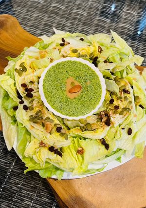 عکسی از دستور سالاد کاهو رستورانی با سس مخصوص(آنتراکت)