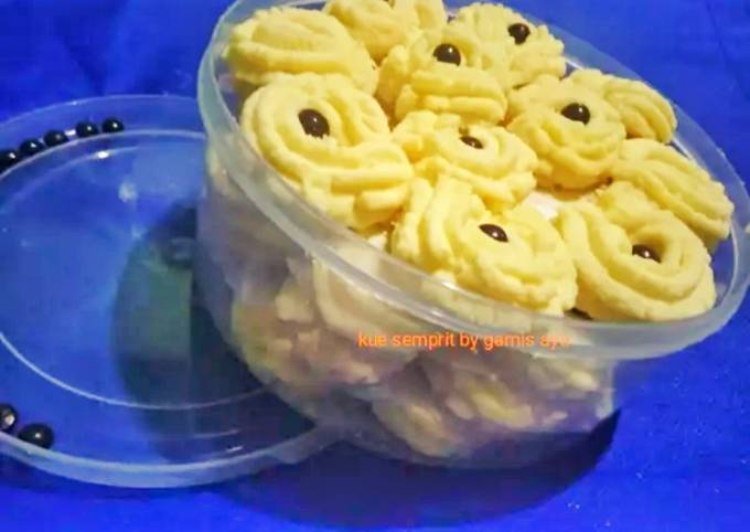 How to Prepare Appetizing Kue semprit 4 bahan