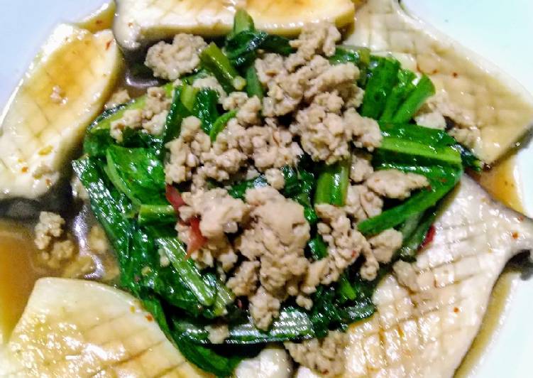 Sauteed King Oyster Mushroom with Minced chicken