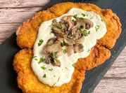 Una foto de salsa para milanesas de pollo