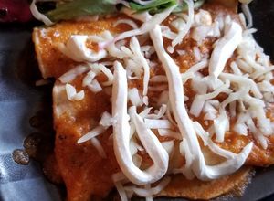Una foto de Enjitomatadas (fácil y deliciosas)