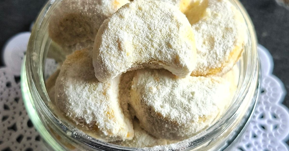 Putri Salju Kacang Almond