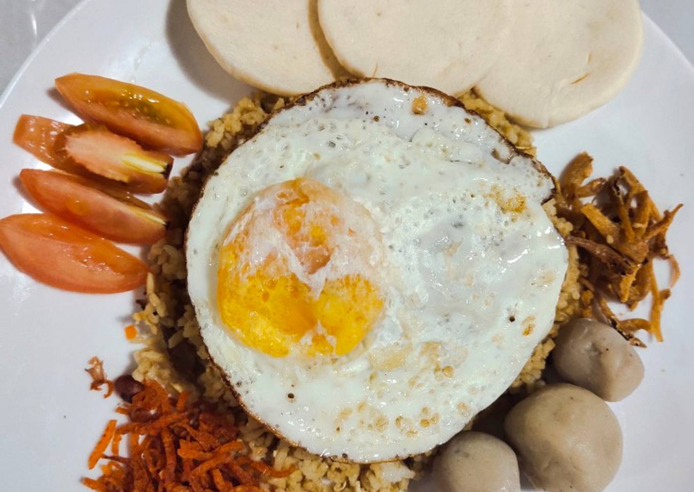 Nasi Goreng Suir Ikan dan Teri (bumbu simple bertabur toping)