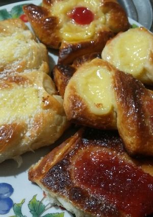 Una foto de Facturas Argentinas con masa de hojaldre