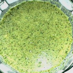 Green chutney A picture of Green chutney.