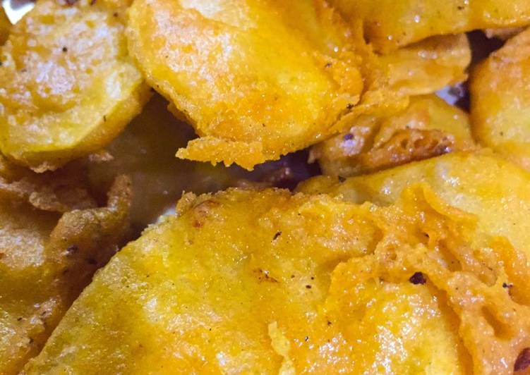 Steps to Prepare Perfect Aloo Ke Pakoray